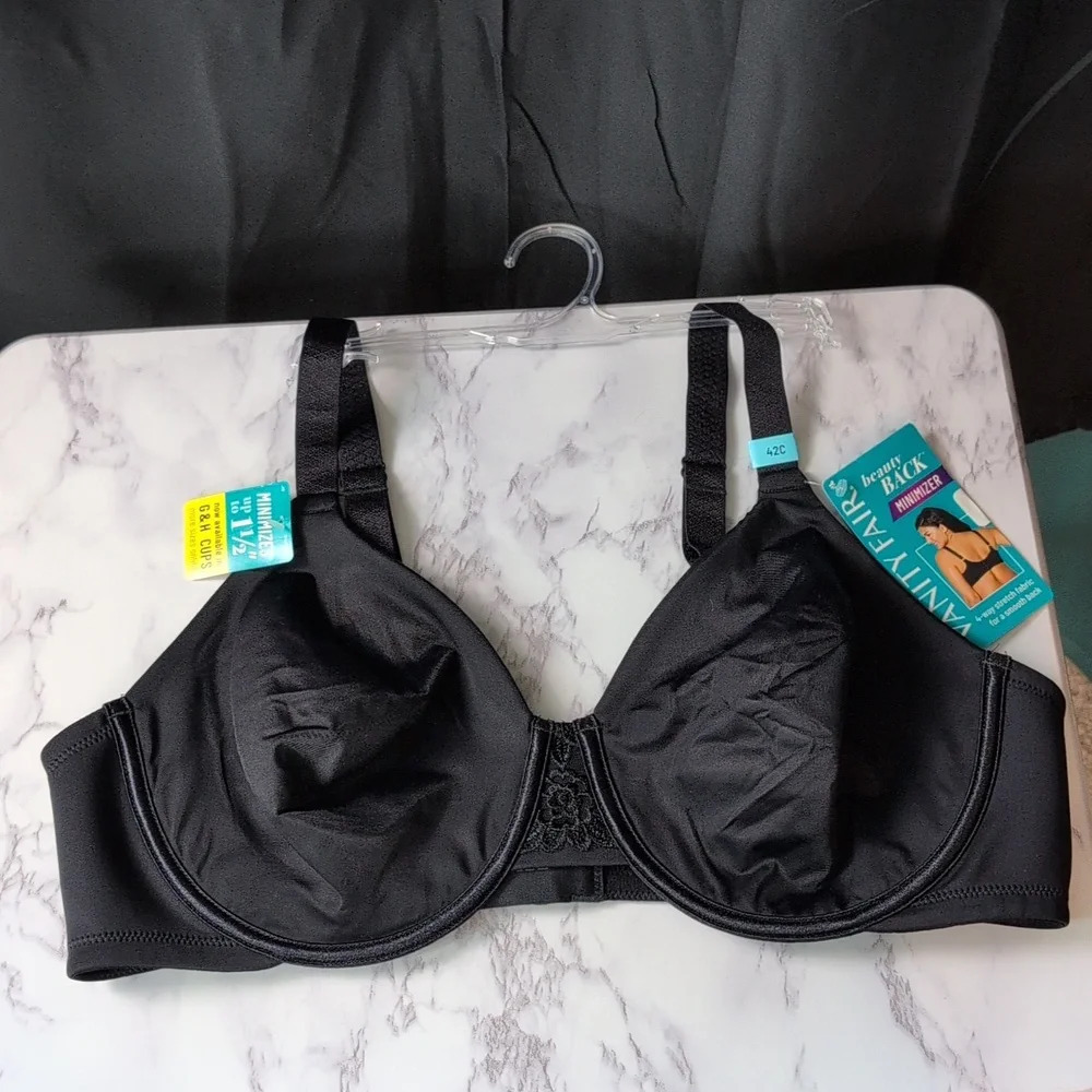 Vanity Fair Bra. 42 C. NWT